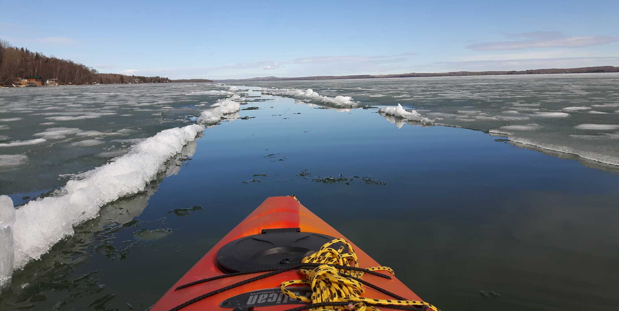 lakestyle-banner-pic-kyak-on-frozen-lake